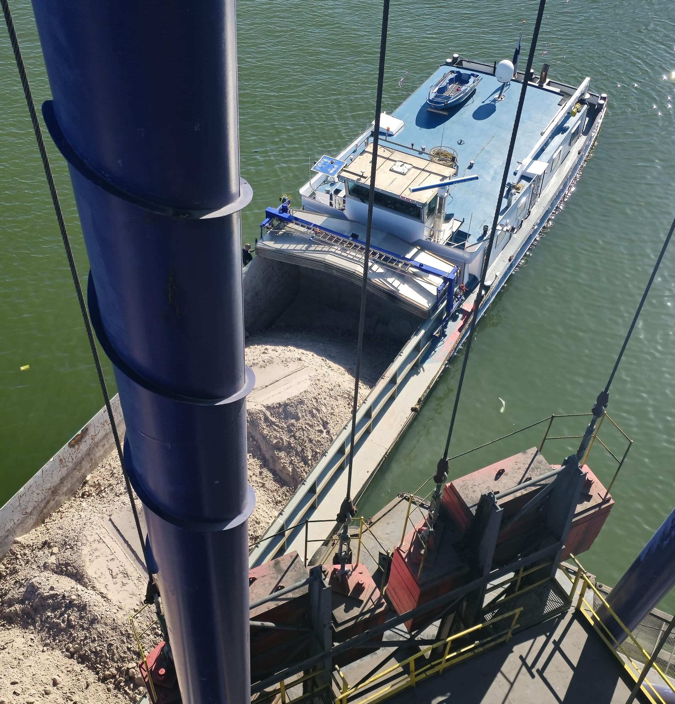 Monton Waalhaven - Rijnaarde